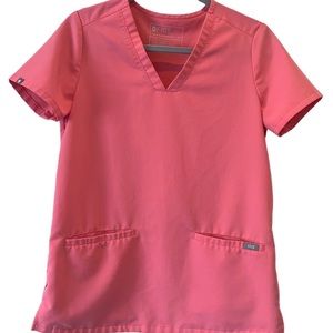 XS 3 pocket Casma scrub top neon pink FIGS